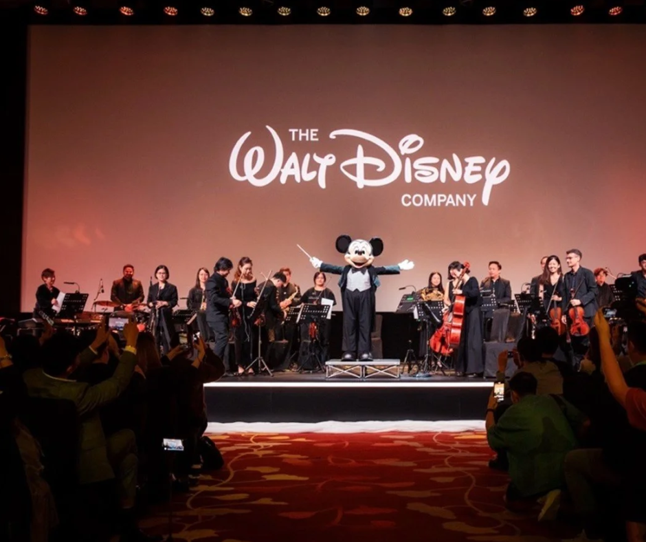 Walt Disney Theatre Tour